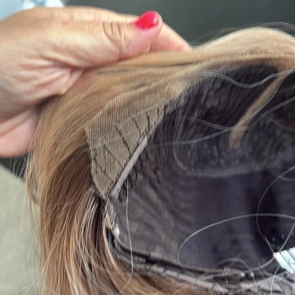 Chelsey Smith Crowns apricot standard size T-part wig - Picture 7 of 10